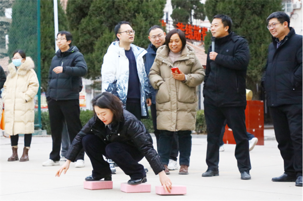 “趣”享运动展风采 “师”展活力迎新春——商丘市回民中学举办迎新春教职工趣味运动会